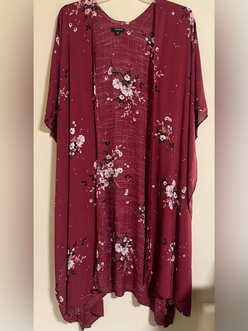 Torrid Maroon Floral Kimono Cardigan Size 1/2 Open Front Pre-owned